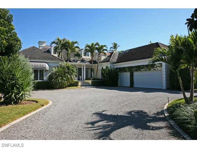 3221 Fort Charles Dr., Naples, FL 34102