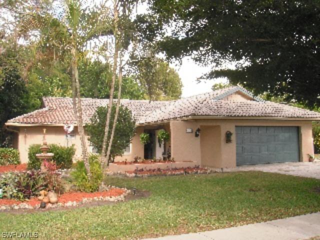 779 Nottingham Dr., Naples, FL 34109