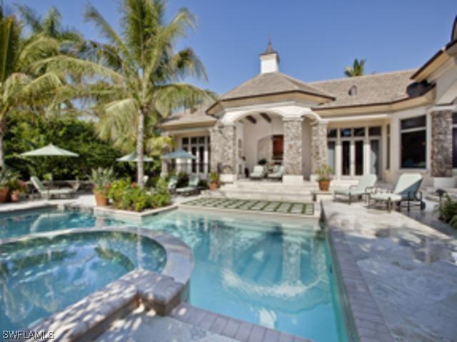 2560 W Half Moon Walk, Naples, FL 34102