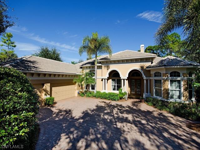 1023 Barcarmil Way, Naples, FL 34110