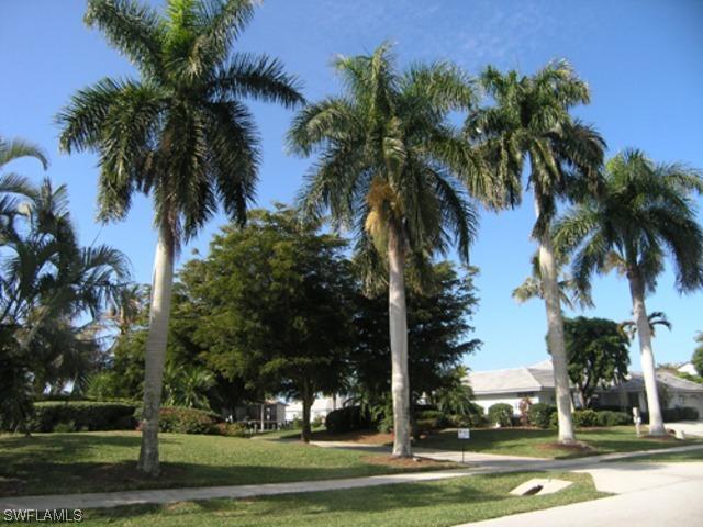 254 Polynesia Ct., Marco Island, FL