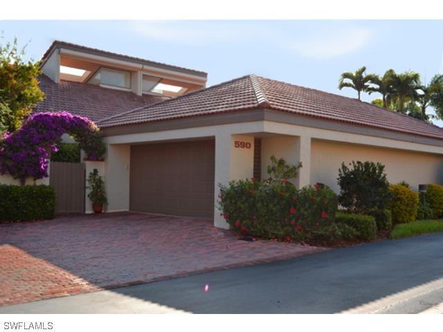 590 Bay Villas Ln. #81, Naples, FL