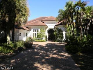 880 Barcarmil Way, Naples, FL