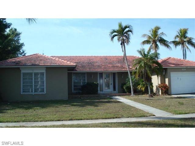 824 Fairlawn Ct., Marco Island, FL