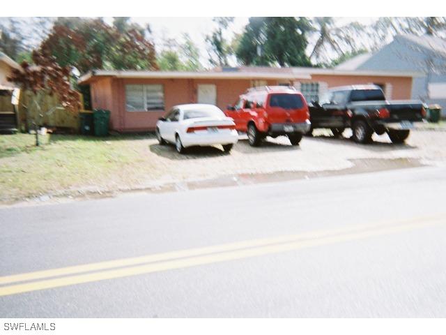 8085 Bayshore Dr., Naples, FL 34112