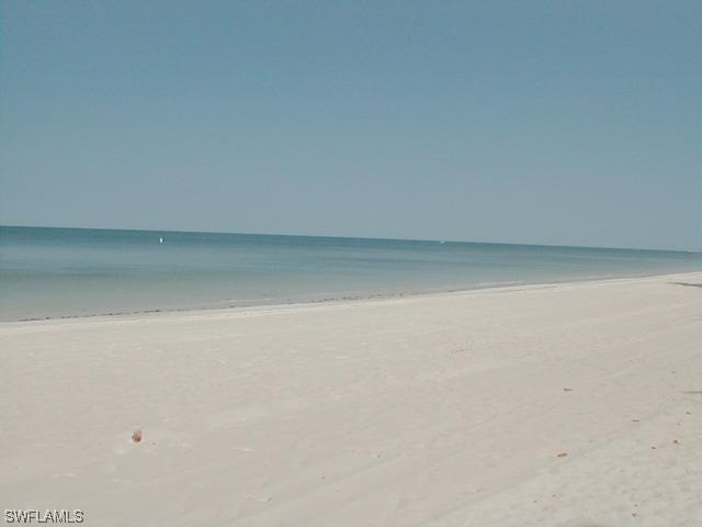 575 Clubside Dr. #302, Naples, FL 34110