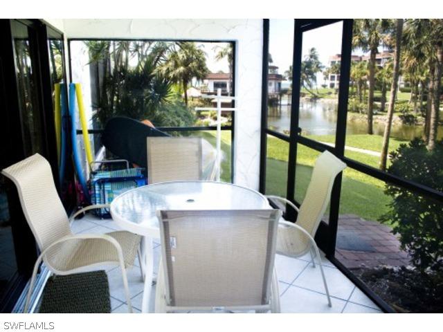 2445 West Gulf Dr. #2D, Sanibel, FL 33957