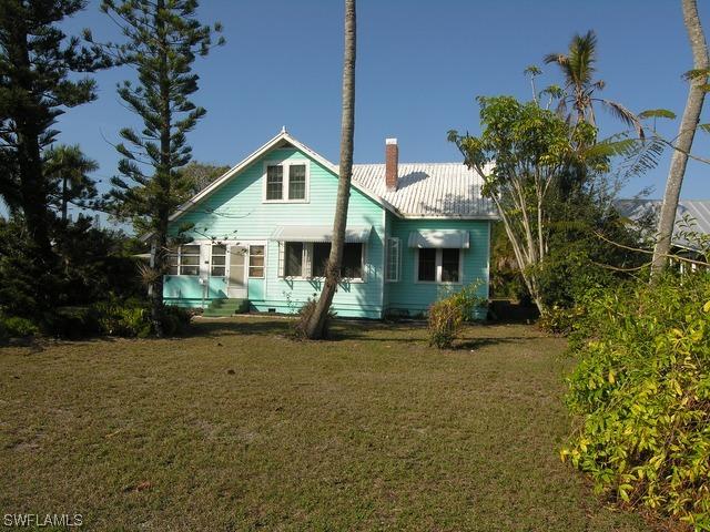 207 Broad Ave., Naples, FL