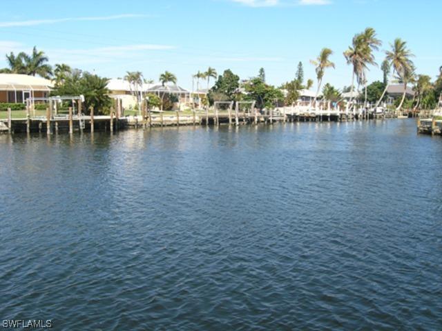 855 Willow Ct., Marco Island, FL 34145