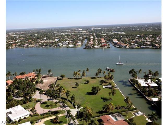 960 17th Ave., Naples, FL 34102