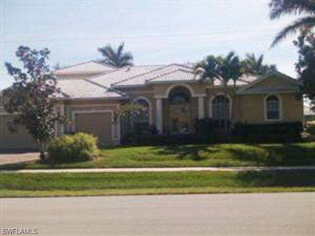 1227 Antigua Ct., Marco Island, FL 34145