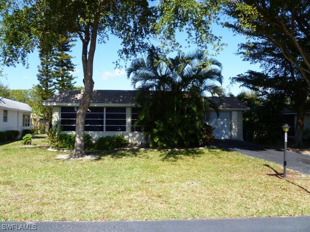 257 Yorkshire Ct. #7, Naples, FL