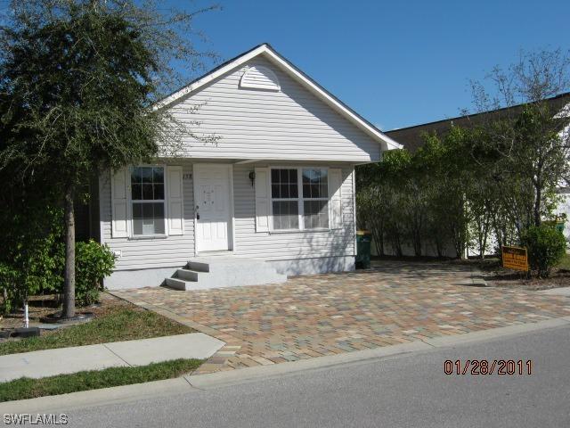 158 Leawood Cir., Naples, FL 34104