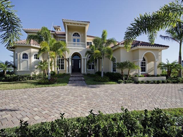 275 Polynesia Ct., Marco Island, FL 34145