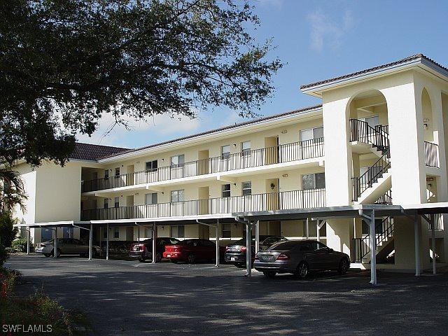 201 Quail Forest Blvd. #105, Naples, FL