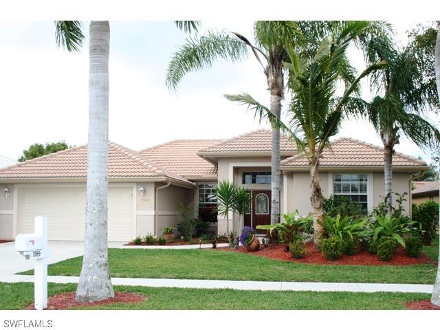 1989 Terrazzo Ln., Naples, FL 34104