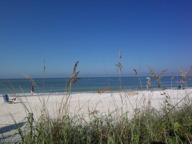 2100 Gulf Shore Blvd. #102, Naples, FL 34102