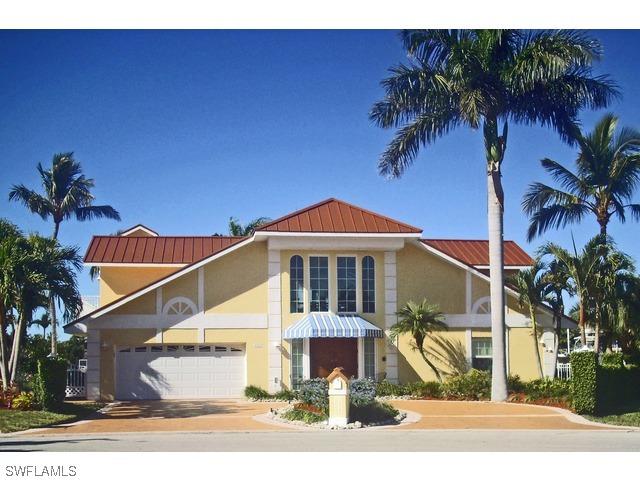 231 Trade Winds Ave., Naples, FL 34108