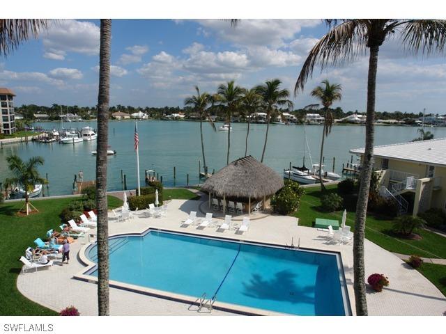 2850 Gulf Shore Blvd. #407, Naples, FL 34103