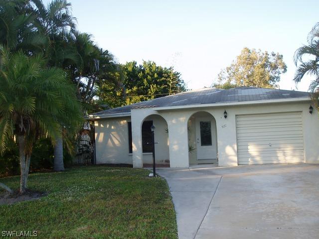 571 97th Ave., Naples, FL 34108