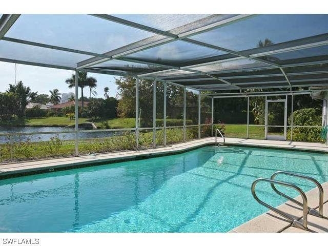 522 Whispering Pine Ln., Naples, FL
