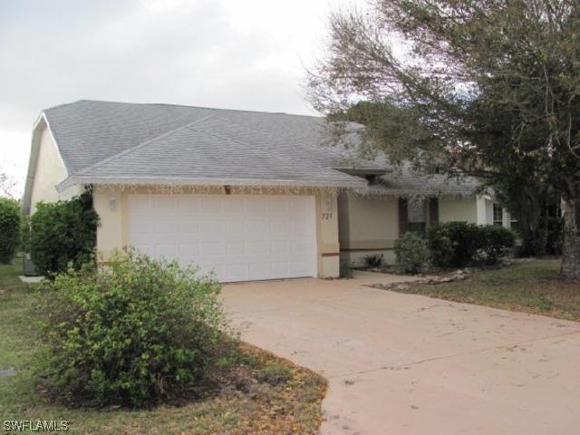 727 Lambton Ln., Naples, FL