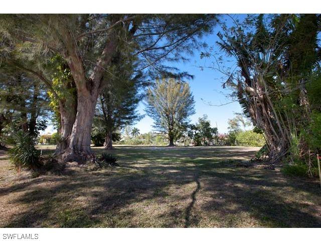 11th St., Naples, FL 34102