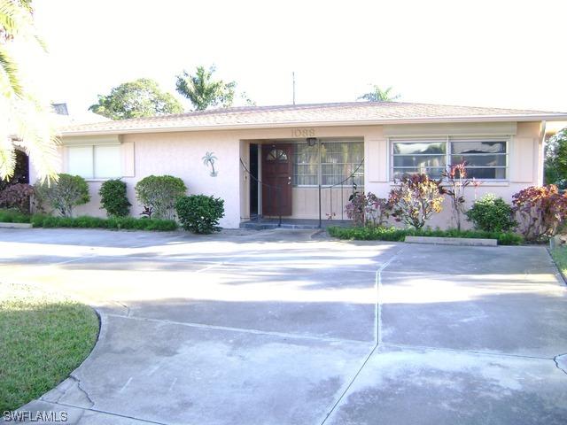 1088 Cooper Dr., Naples, FL