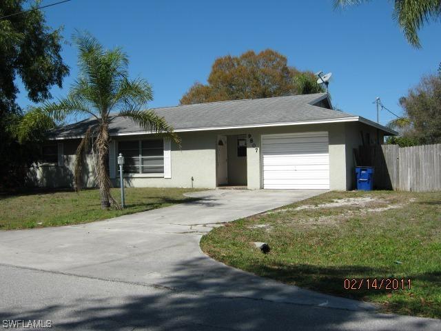 9807 Carolina St., Bonita Springs, FL