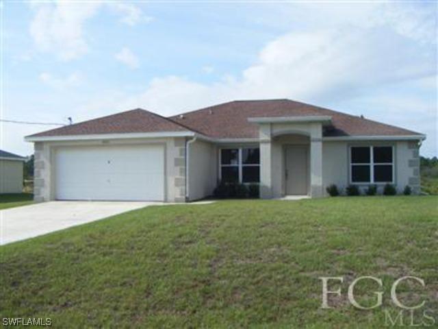 1865 Mayberry Dr., Lehigh Acres, FL 33972
