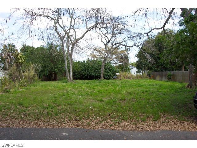 1985 Mullins St., Naples, FL 34112