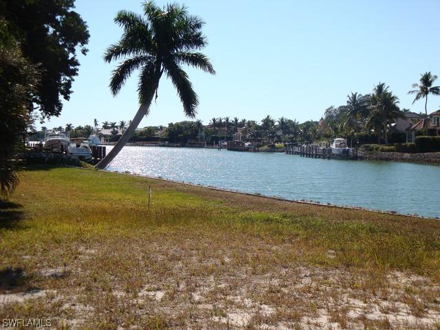 3250 Gin Ln., Naples, FL 34102