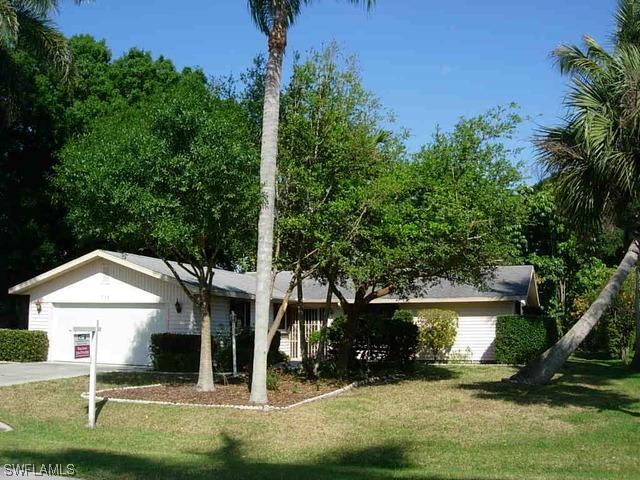 956 Rose Way, Naples, FL