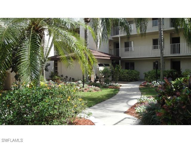 1075 Foxfire Lane Ln. #302, Naples, FL 34104