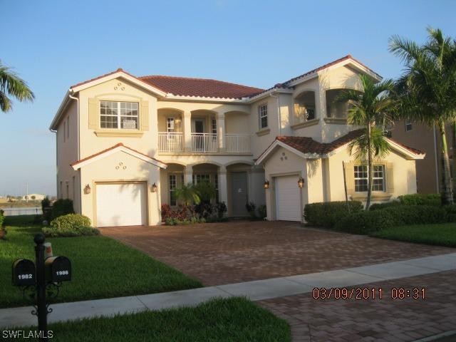 1986 Par Dr., Naples, FL 34120