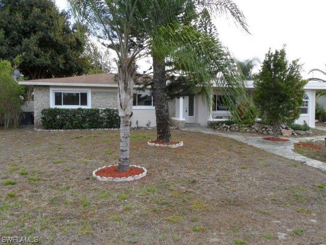 4216 18th Pl., Naples, FL 34116