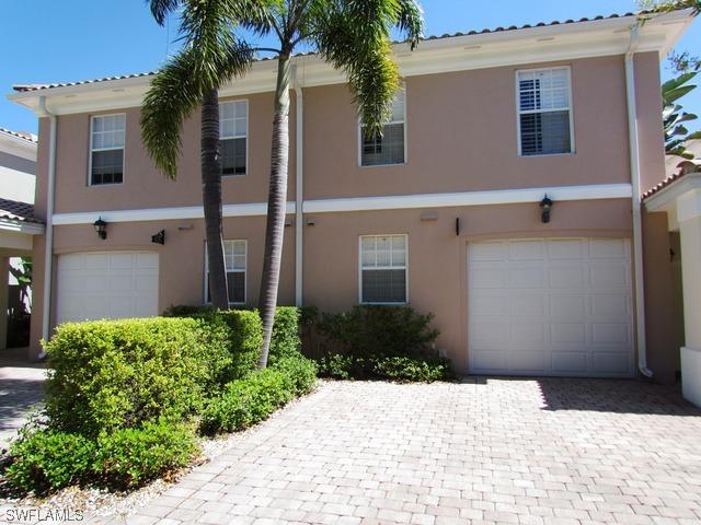 5725 Cove Cir., Naples, FL