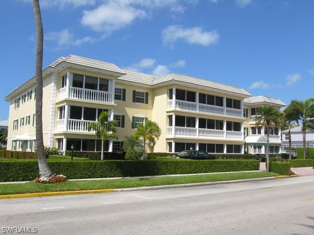 666 3rd St. #206, Naples, FL