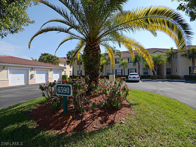 6590 Huntington Lakes Cir. #202, Naples, FL 34119