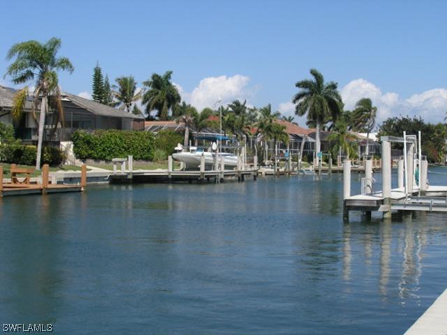 1124 Lamplighter Ct., Marco Island, FL 34145