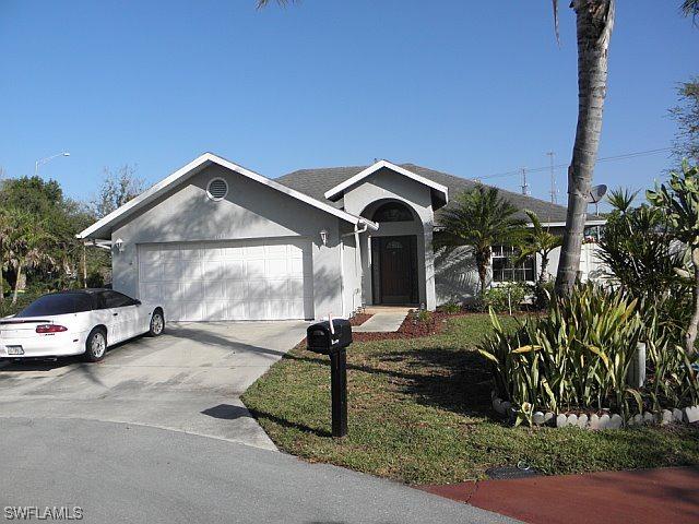 1743 Boxwood Ln., Naples, FL 34105