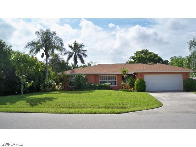275 Fairway Cir., Naples, FL 34110