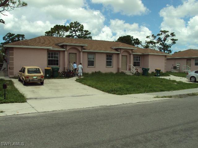 2760 Pine St., Naples, FL 34112