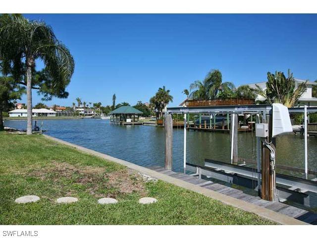 381 Seagull Ave., Naples, FL 34108