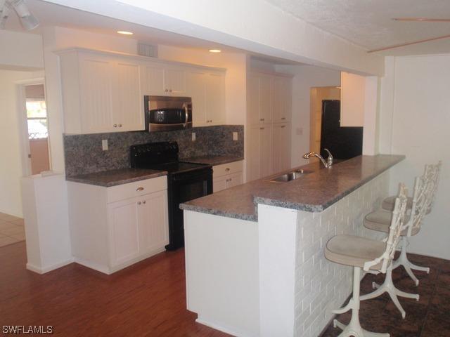 1380 Pine St., Naples, FL 34104