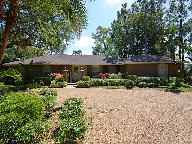 1050 Oriole Cir., Naples, FL