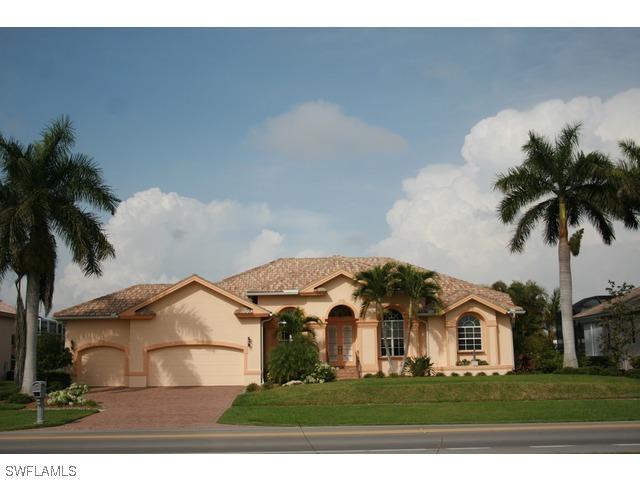 462 Kendall Dr., Marco Island, FL 34145