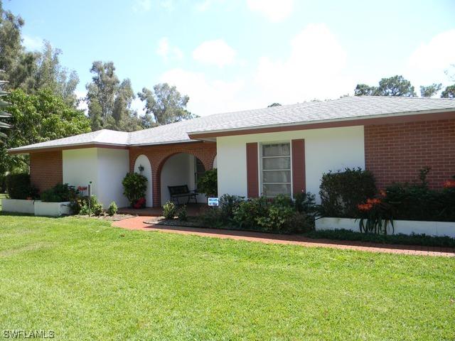 157 Center St., Naples, FL 34108