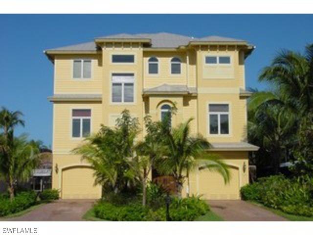 1279 Belaire Ct., Naples, FL