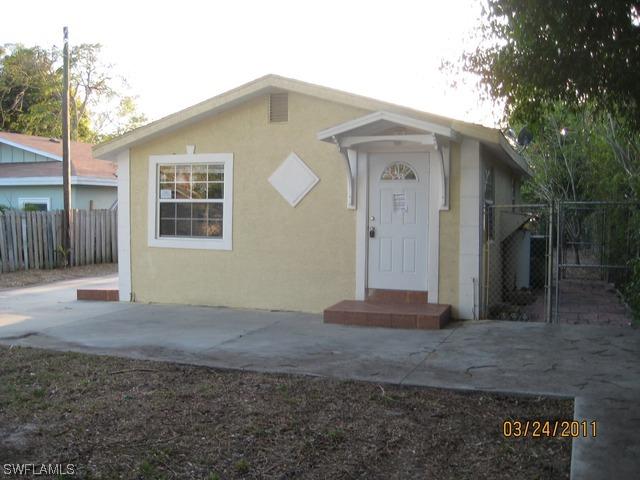 2480 Andrew Dr., Naples, FL 34112